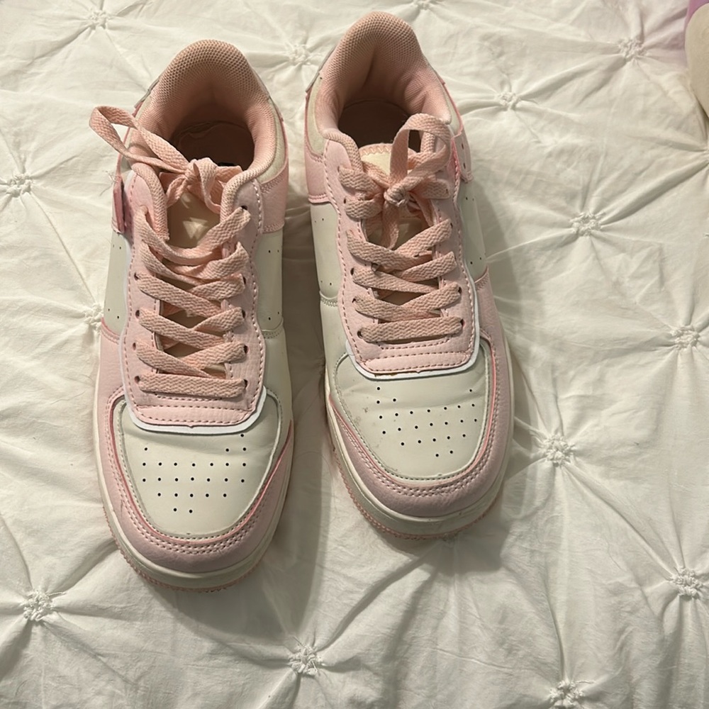 Paola Pastel Sneakers in Baby Pink, Size 7